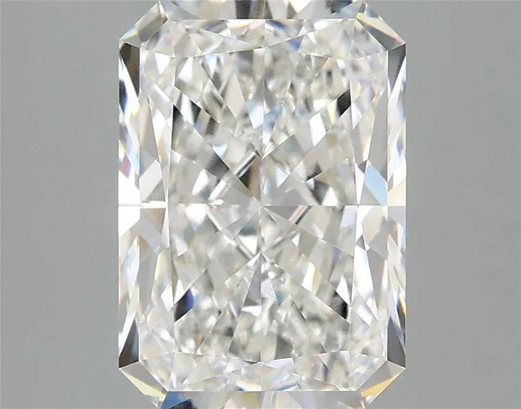 3.04ct Radiant Lab Grown Diamond (Colour E, Clarity VVS1, IGI Certified)