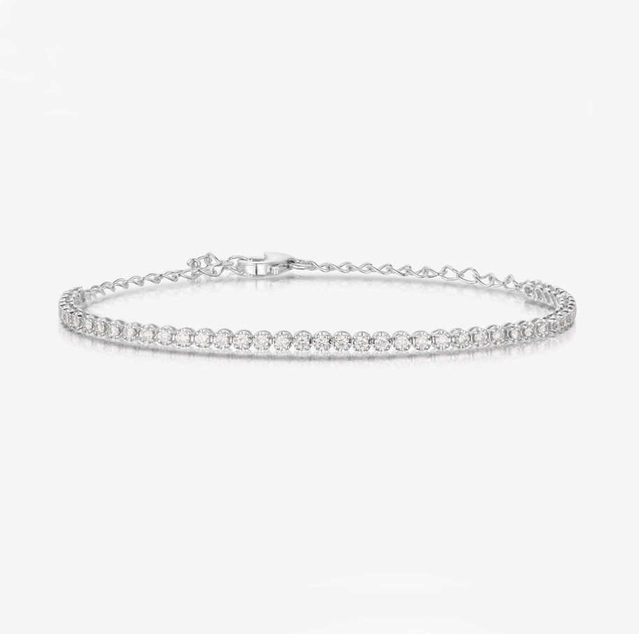 Petite Tennis bracelet