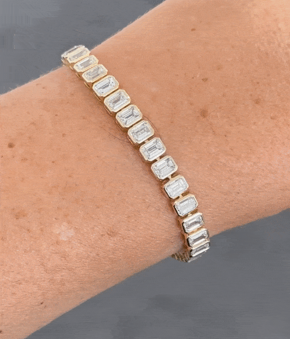 Emerald cut top diamond tennis bracelet